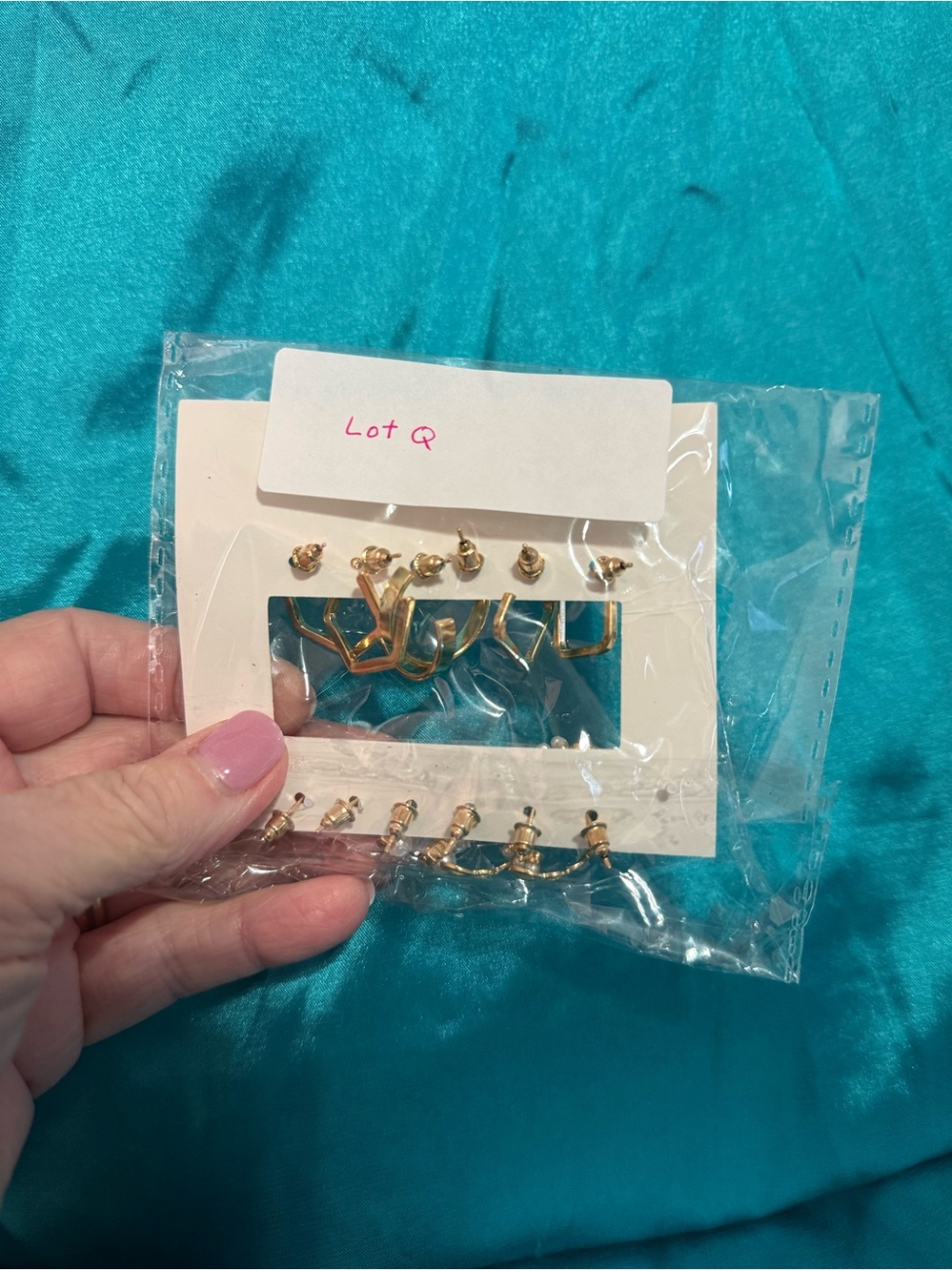 2/20 Gold Hoop Earrings Lot 6 Pair NWT Pearl Textured Geometric Huggie Hoops - Picture 4 of 4